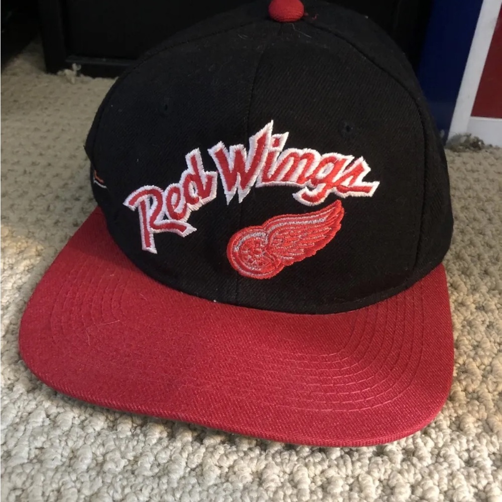 DETROIT RED WINGS HAT 6 3/4 THROWBACK VINTAGE